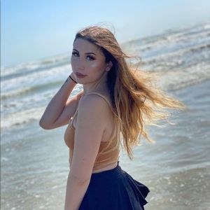 Meet your Posher, Dee